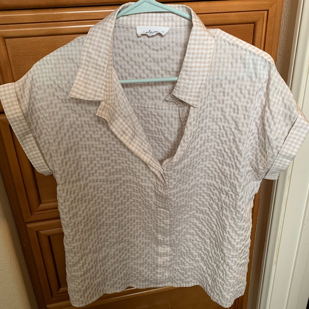 Carly Jean Los Angeles Button Up Top Medium